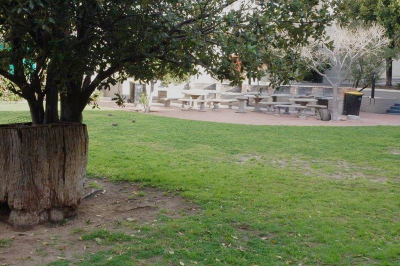 To Let 2 Bedroom Property for Rent in Zonnebloem Western Cape